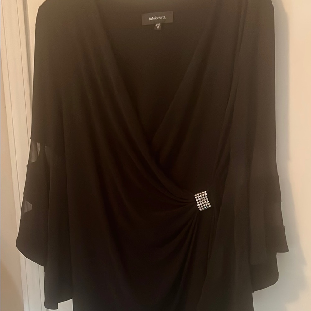 NWT Richards Black V-neck Bell Sleeve Cocktail Dress🌺Fridays event  price
